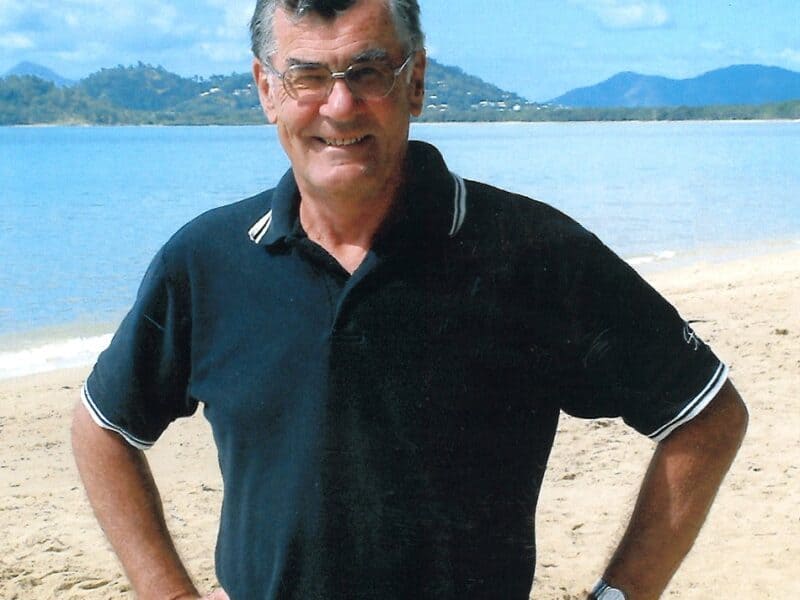 Peter William  Saunders